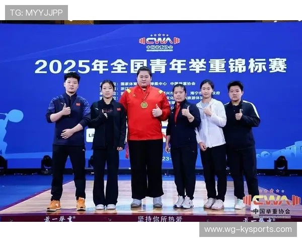 世界举重巡回赛中国队在青年组中频频登台为国家队补充人才储备 世界举重巡回赛中国队在青年组中频频登台为国家队补充人才储备